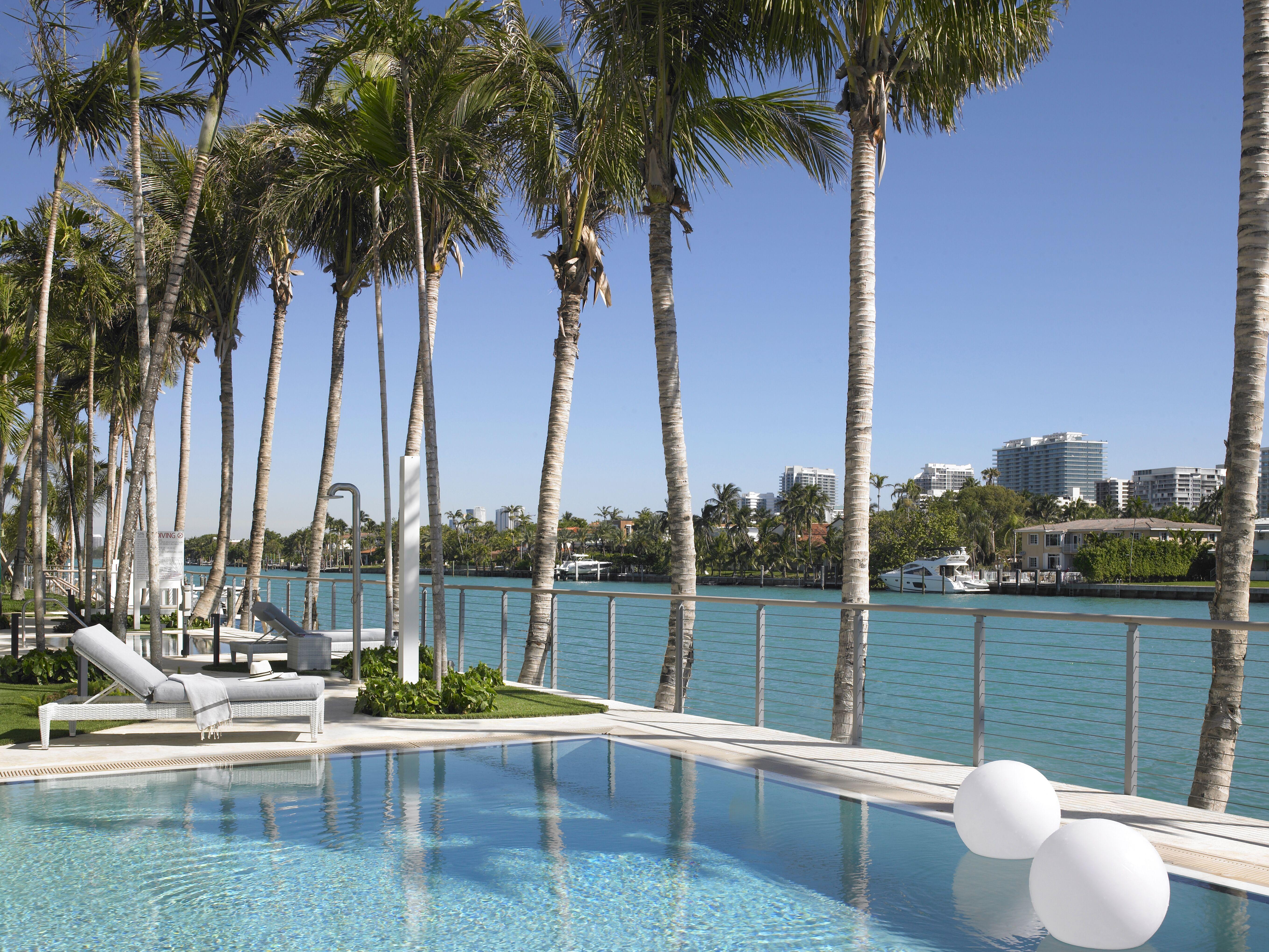 Grand Beach Hotel Bay Harbor Bal Harbour Exterior photo